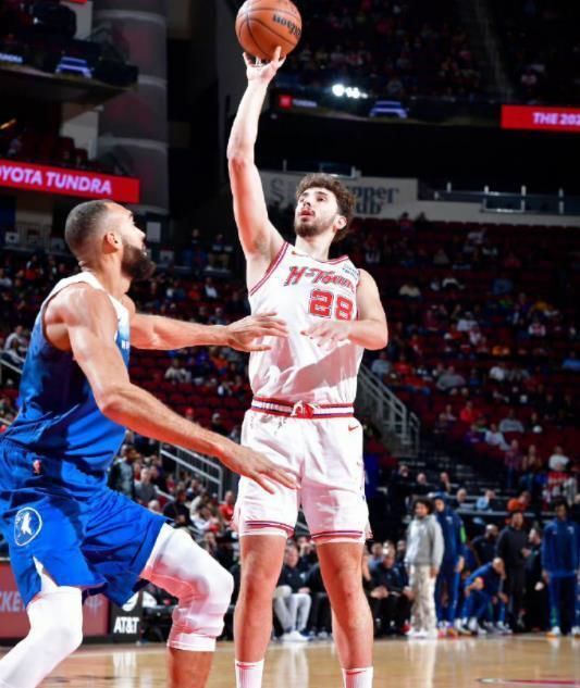 位中锋卡佩, DwG, 内线球员完 位中锋卡佩, DwG, 内线球员完