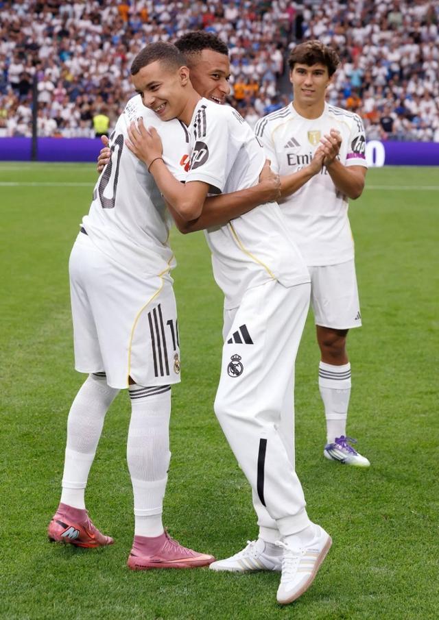 周中他现场, 在皇马对阵 周中他现场, 在皇马对阵