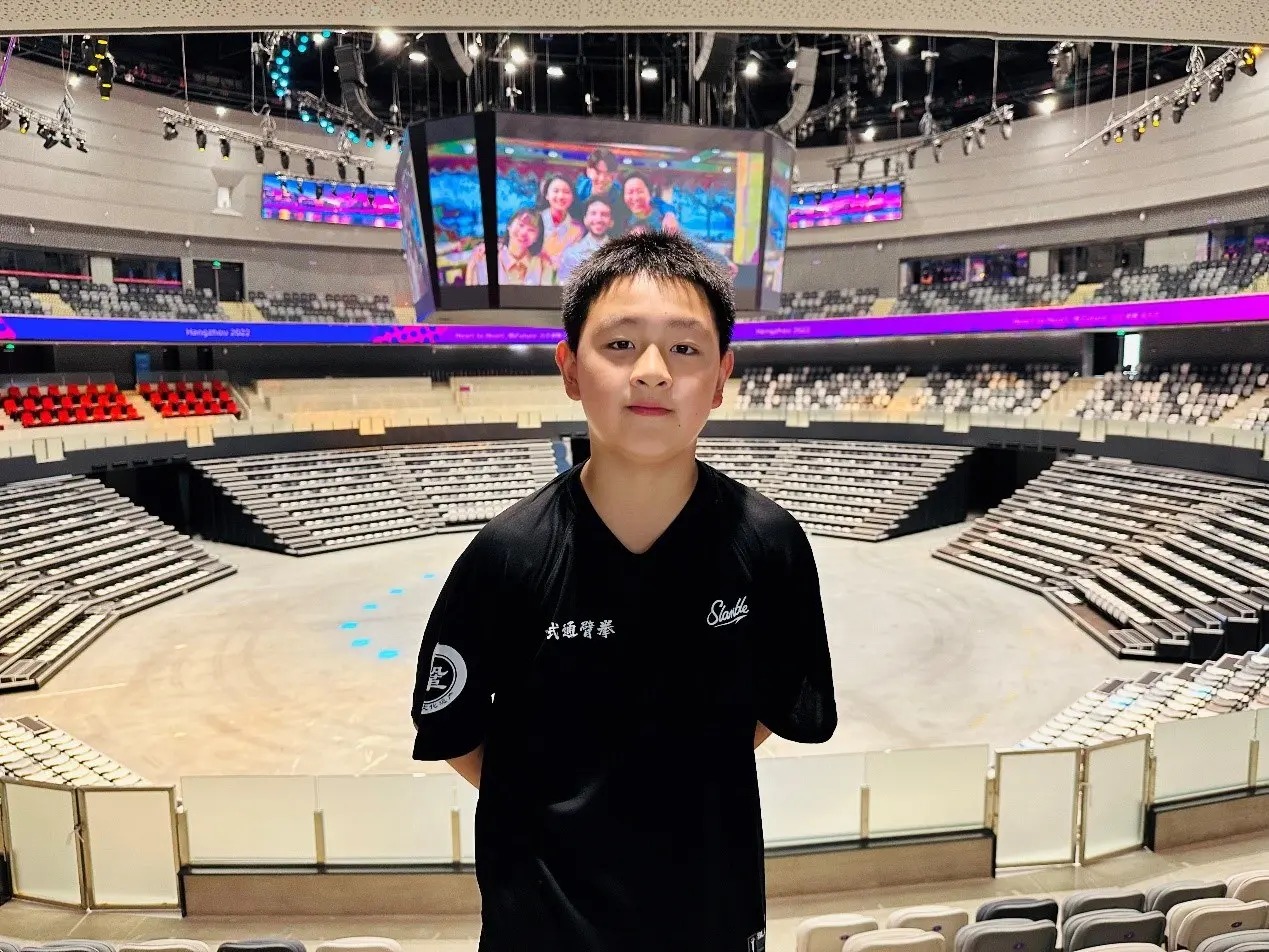 大屏幕上 大屏幕上