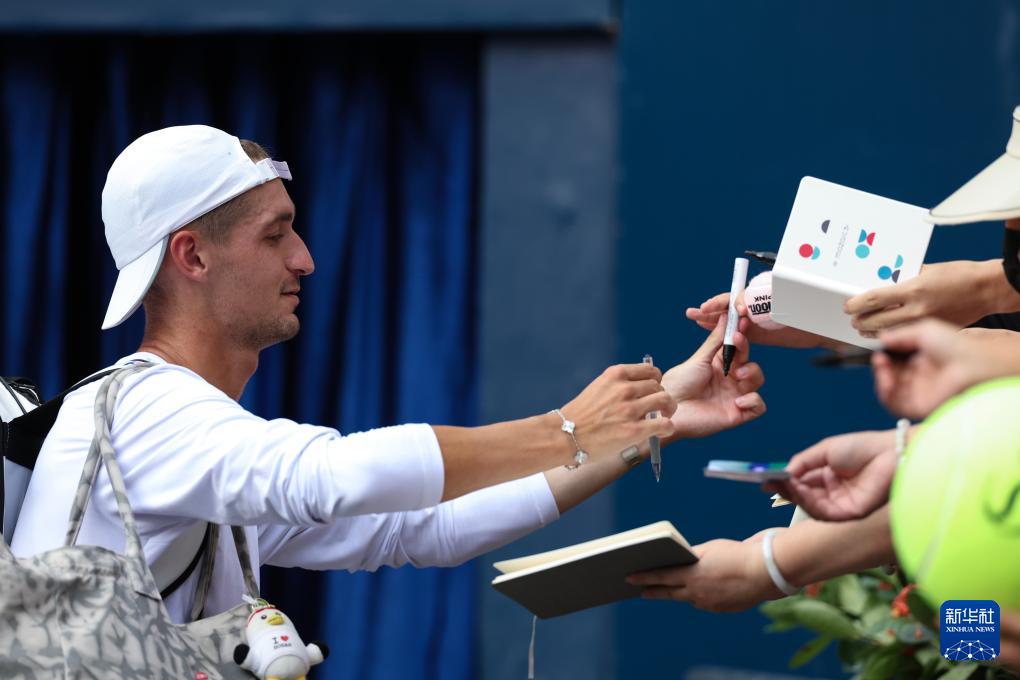 张之臻无缘 张之臻无缘