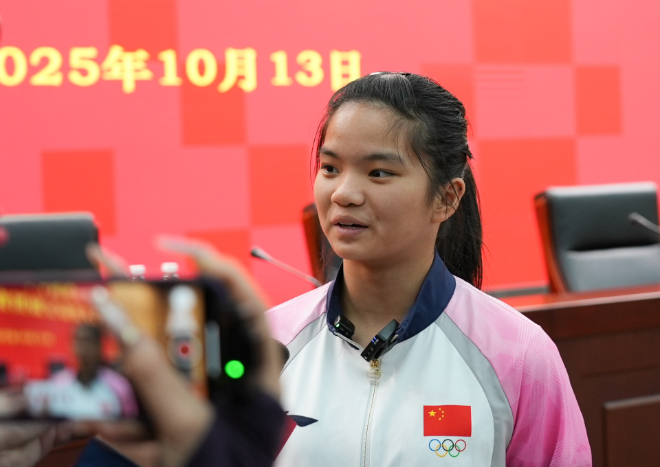 RRa, 胡星宇, 中国体育代