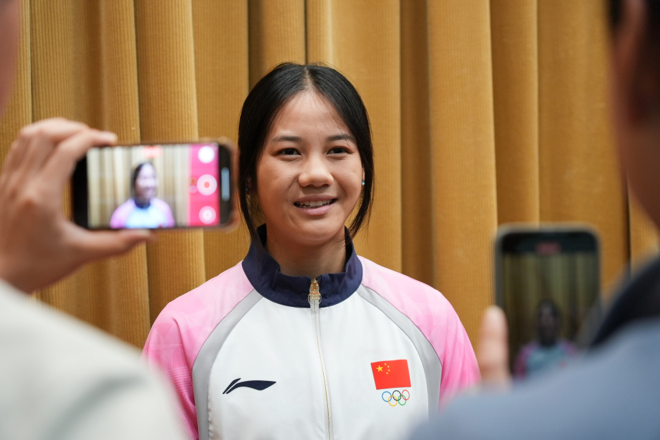 局副局长张, 胡星宇, GDD