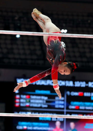 战高低杠, 张博恒, 日晚 战高低杠, 张博恒, 日晚